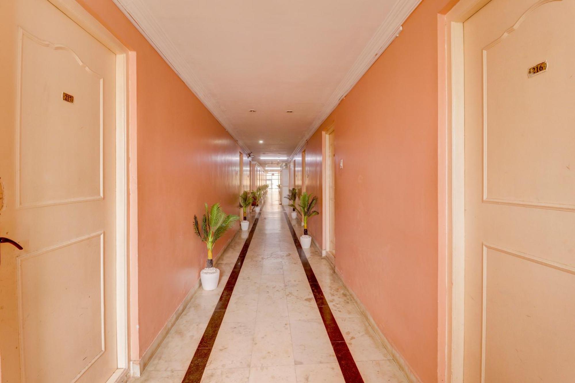 Collection O Royal Comfort Bengaluru Kültér fotó